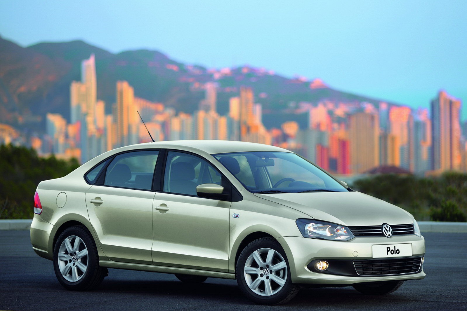 [VW-Polo-Saloon%255B2%255D.jpg]
