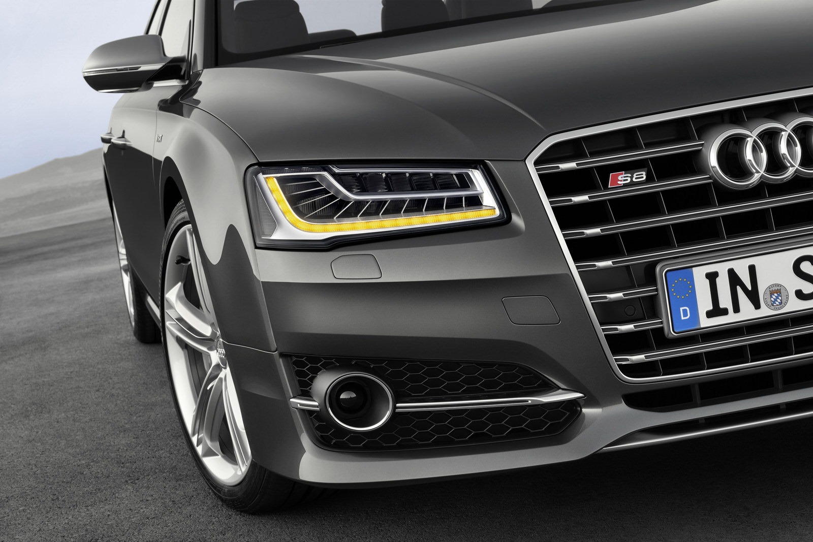 [2014-Audi-S8-11%255B2%255D.jpg]