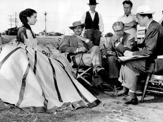[behind-scenes-famous-movies-6%255B2%255D.jpg]