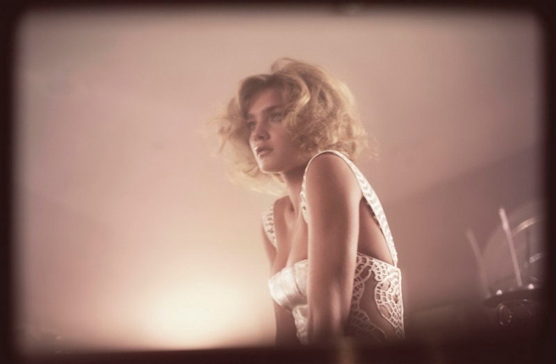 [vogue_it_march2004_natalia_vodianova_glen_luchford_5%255B4%255D.jpg]