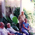 Foto tirada na casa do João Fernandes, em outubro de 1996. Da esquerda para a direita: Irawaldyr Rocha, Contente, Célia e João Fernandes.