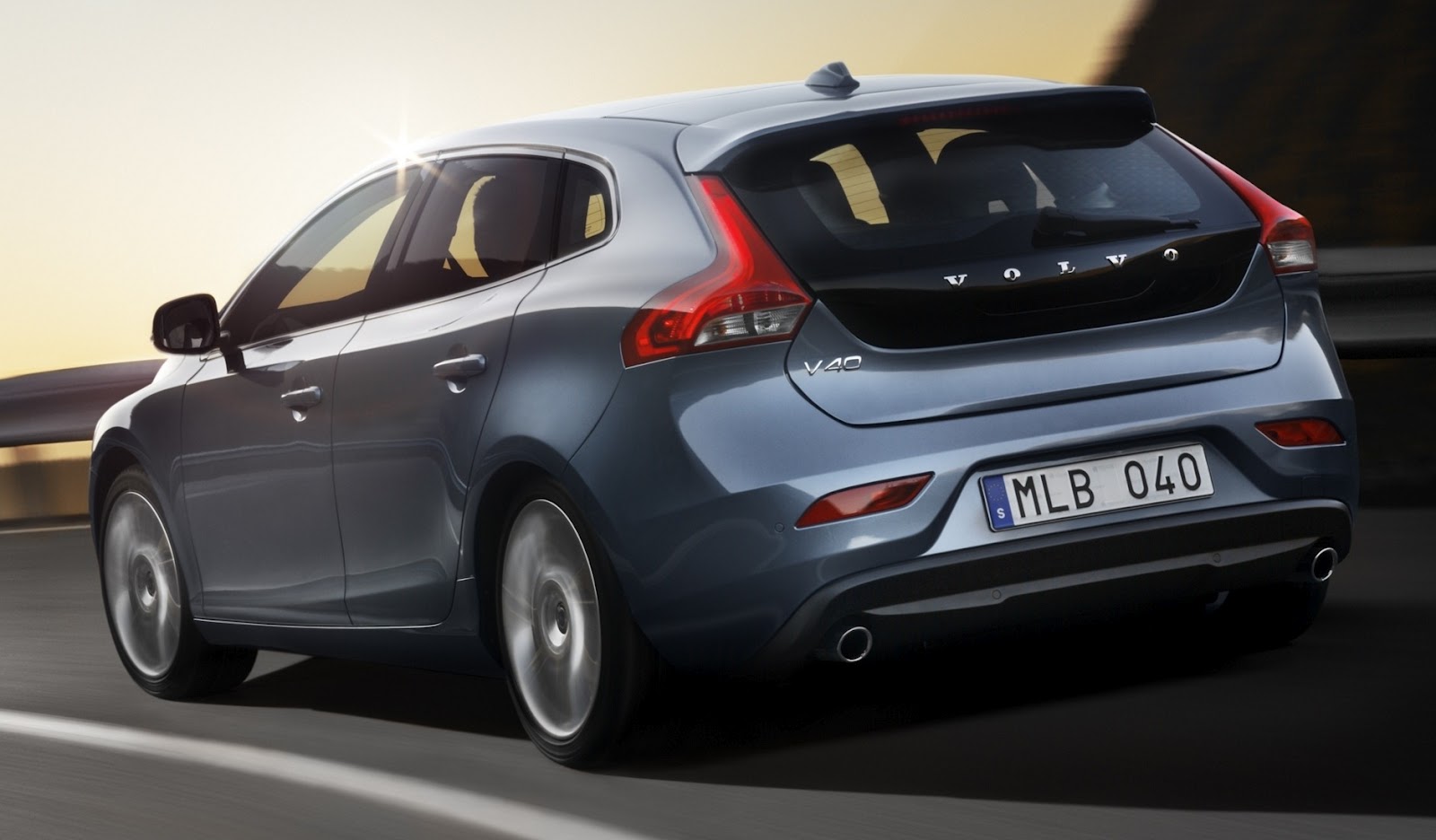 [Volvo%2520V40%2520%2520Brasil%2520%25284%2529%255B2%255D.jpg]