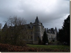 Fallais, Kasteelstraat: Kasteel van Fallais (zie http://www.castles.nl/eur/be/fa/fa.html)