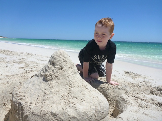 [more%2520sandcastles%255B3%255D.jpg]