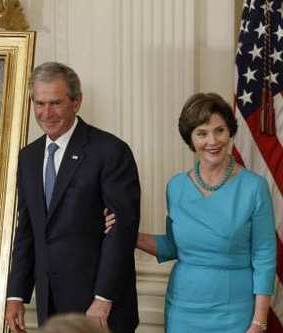 [la-et-cm-george-w-bush-portrait-obama-20120531-002%255B4%255D.jpg]