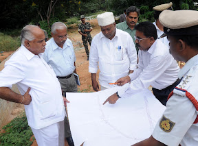 ಬೆಂಗಳೂರಿನ ಅರಮನೆ ಮೈದಾನದ ಸಮೀಪ ರಸ್ತೆ ಅಗಲೀಕರಣ ಕಾಮಗಾರಿಯ ಪರಿಶೀಲನೆ.