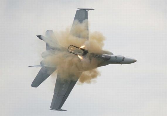 [Pilot%2520ejects%2520from%2520fighter%2520plane%2520moments%2520before%2520crash%255B5%255D.jpg]