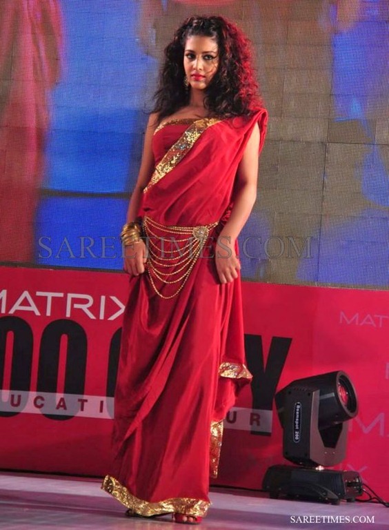 [Red_Plain_Saree%255B4%255D.jpg]