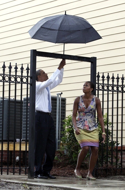 [obama-umbrella17.jpg]