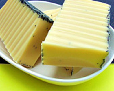 poppy PinaColada soap-1 (2) poppy PinaColada soap-1 (2)