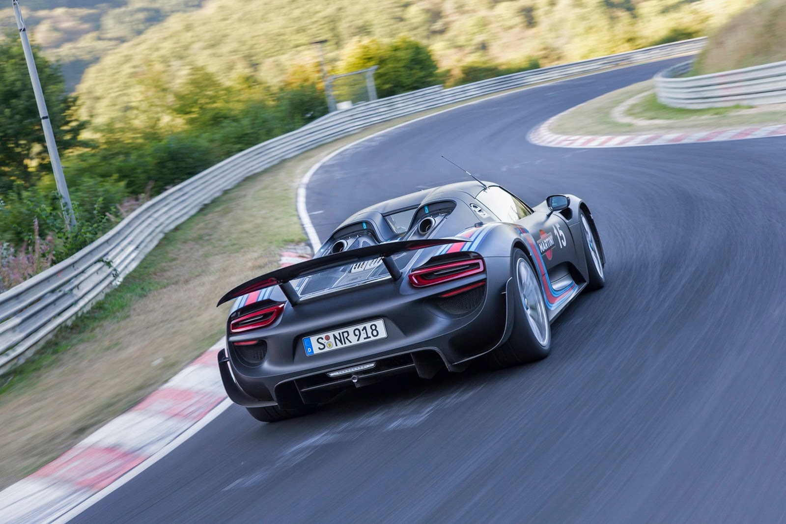 [Porsche-918-Spyder-Nurburgring-5%255B2%255D.jpg]