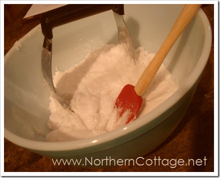 baking in vintage pyrex@ NorthernCottage.net