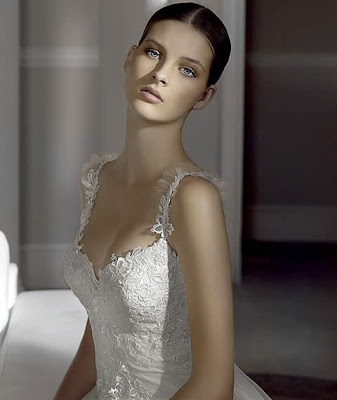 Modelo Hillary - Vestidos de novia Avance Pronovias 2009