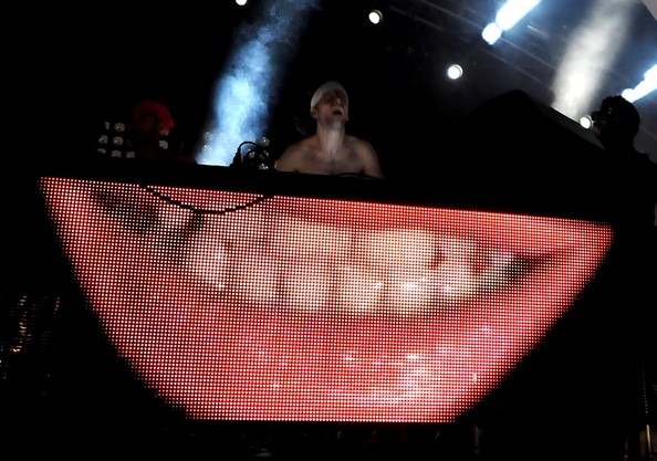 [DJ%2520Girl%2520Talk%2520%2528aka%2520Gregg%2520Michael%2520Gillis%255B3%255D.jpg]