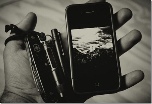 what_men_carry_in_their_pockets_640_18