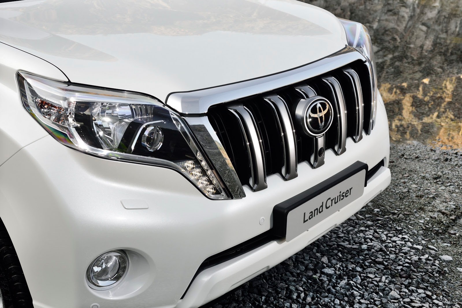 [2014-Toyota-Land-Cruiser-Prado-1%255B2%255D.jpg]