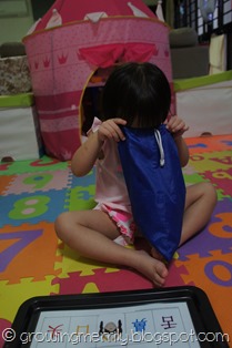 My Body Cards in poms-poms bag My Body Cards in poms-poms bag