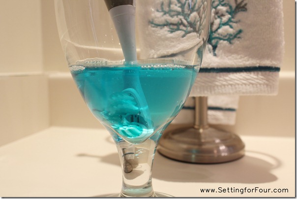 Mouthwash toothbrush cleaning tip from Setting for Four #spinbrush #toothbrush #mouthwash #tip