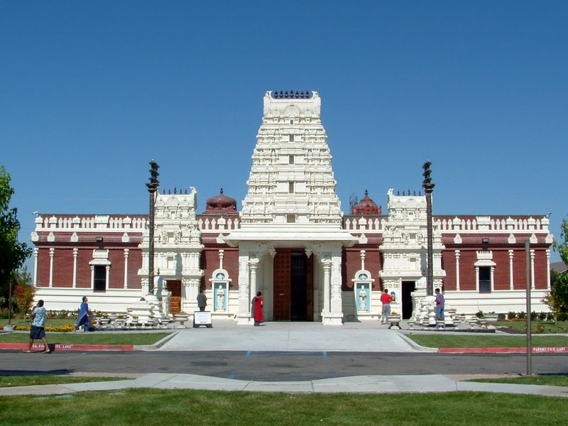Wonderful Hindu Temples abroad: Lord Venkateshwara Temple(Birmingham United Kingdom), Malibu Hindu Temple(Malibu California US), Shiva-Vishnu Temple(Livermore California US) and many more