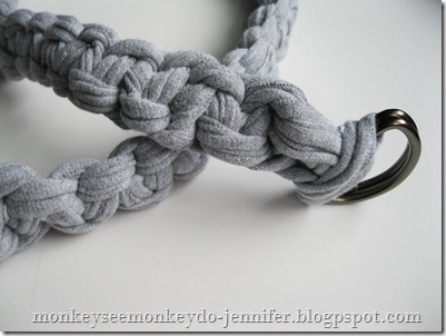 woven belt tutorial made from t-shirts (1) woven belt tutorial made from t-shirts (1)