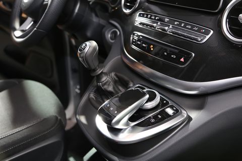 2014-Mercedes-V-Serisi-54.jpg