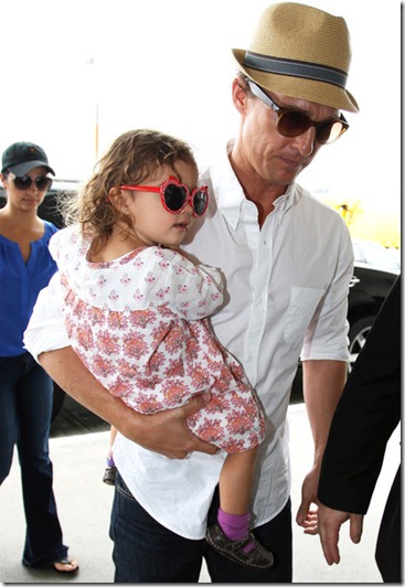Camila Alves Matthew McConaughey Departs LAX o5piwj5R46Ol