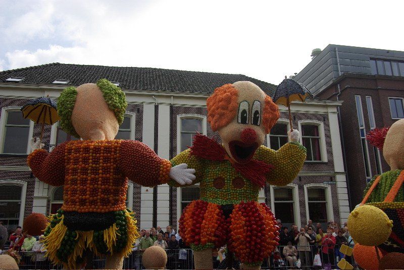 Image Dimension: 512x344 :: Everything made up of Fruits and Vegetables Everything made up of Fruits and Vegetables