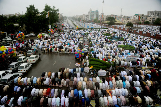 مظاهر عيد الفطر المبارك لعام 2013  فى العالم 
