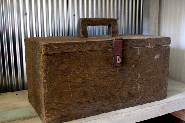 [vintage%2520tool%2520box%255B5%255D.jpg]