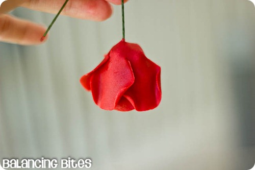 How to make gum paste roses (14)