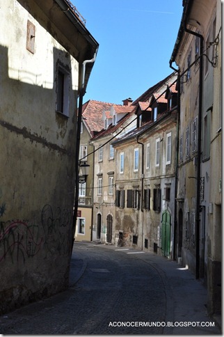 093-Liubliana-Calle a la bajada del castillo-DSC_0792