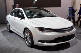 Chrysler200-15