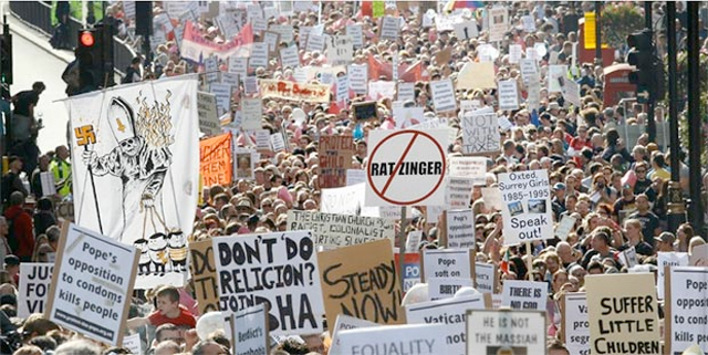 [rally-pope-visit-london-2010%255B3%255D.png]