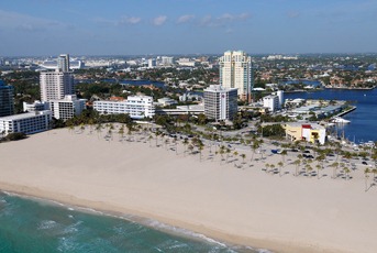 [sheraton-beach3.jpg]