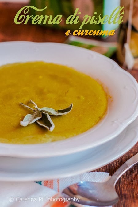 Crema di piselli e curcuma Crema di piselli e curcuma