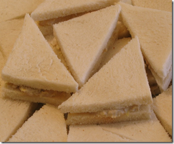 Tramezzini con prosciutto e formaggio 