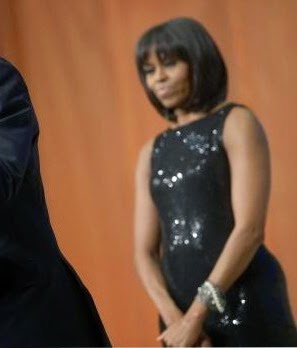 [michelle-obama-does%2520this%2520dress%2520make%2520me%2520look%2520bitchy.2jpg%255B4%255D.jpg]