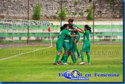 festejo de Idanea Peres 1ro. gol del equipo oriental. (1)