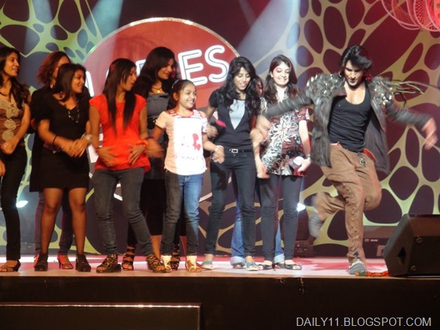 [ladies%2520and%2520ricky%2520bahl%255B3%255D.jpg]