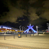 Canada Place e o tripé da pira olímpica dos Jogos de Inverno 2010, Vancouver, BC, Canadá