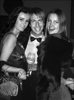 Pickup Artist Alex Lesli And Girls, Alex Lesley