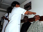 Une infirmière administrant le vaccin anti-polio à un patient au dispensaire de la Monusco à Kinshasa, ce 23/03/2011