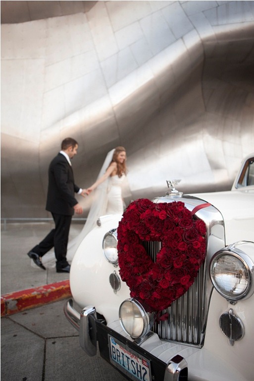 [wedding-car-flowers-red-roses--flora.jpg]