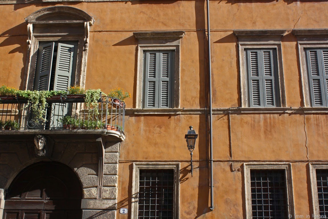 [Windows-and-Doorways-of-Verona-47.jpg]