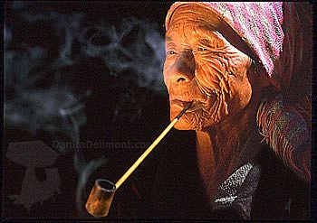 [women-smoking1_64%255B3%255D.jpg]