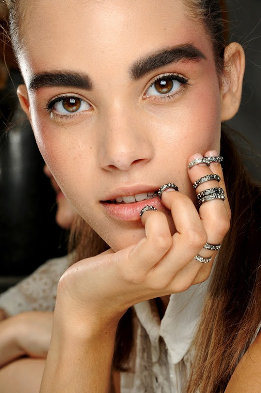 chanel-fall-couture-2013-details-rings-jewellery