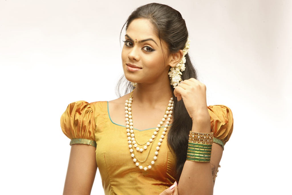 [karthika%2520as%2520village%2520girl%255B2%255D.jpg]