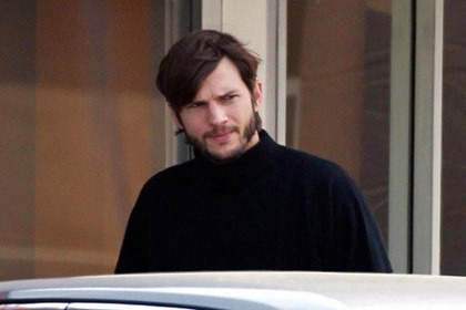ashton-kutcher-as-steve-jobs
