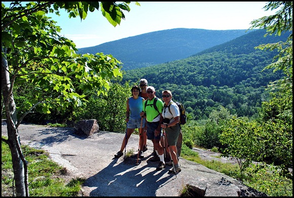 04c - Bubbles Divide - group photo along the trail