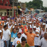 (Marzo 2010) Leopoldo López recorrió las calles de Guasdualito,con Lumay Barreto y cientos de activistas del Movimiento Voluntad Popular y los juramentó en la nueva sede de la Casa de la Unidad, quienes se comprometieron a superar la pobreza en paz y en democracia. Recorriendo Apure